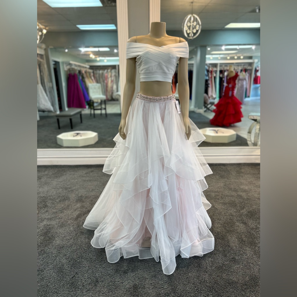 Size 6. Champagne And Off-White Color. 2-Piece Ballgown. Bandage Top.